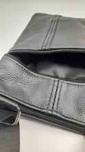 Charger l'image dans la galerie, Pochette cuir