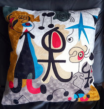 Charger l&#39;image dans la galerie, Housse de coussin brodée - Dessin