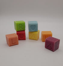 Charger l&#39;image dans la galerie, Savon Alphabet Cube coloré